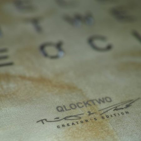 QLOCKTWO CREATOR'S EDITION SILVER & GOLD - Afbeelding 4