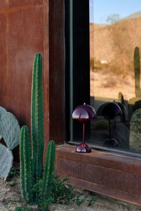 FLOWERPOT OPLAADBAAR TAFELLAMP VP9 DARK PLUM - Afbeelding 3